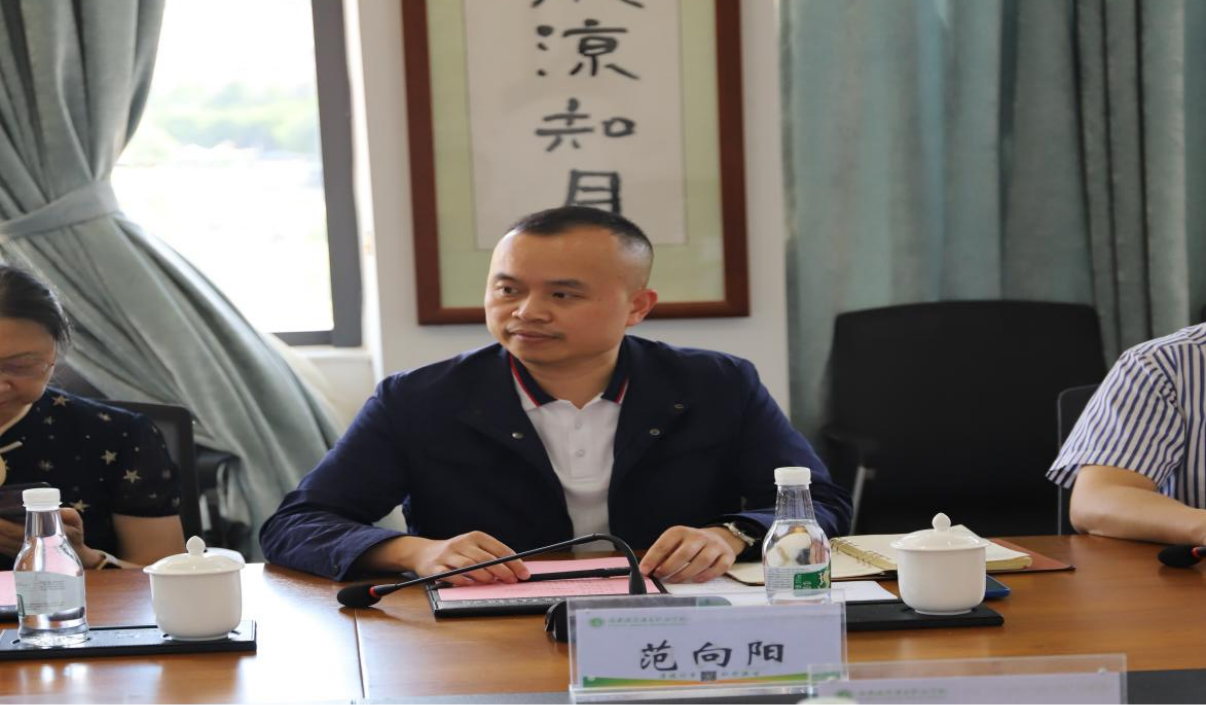 云南经济管理学院与云南皮肤病医院共建实践教学基地  ?签约仪式在我校隆重举行 第 5 张 云南经济管理学院与云南皮肤病医院共建实践教学基地  ?签约仪式在我校隆重举行 第 5 张