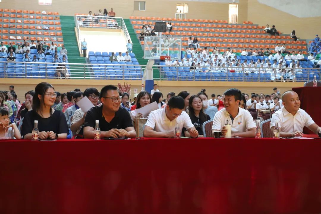 红色精神展风采，红歌颂党赞伟业 第 2 张