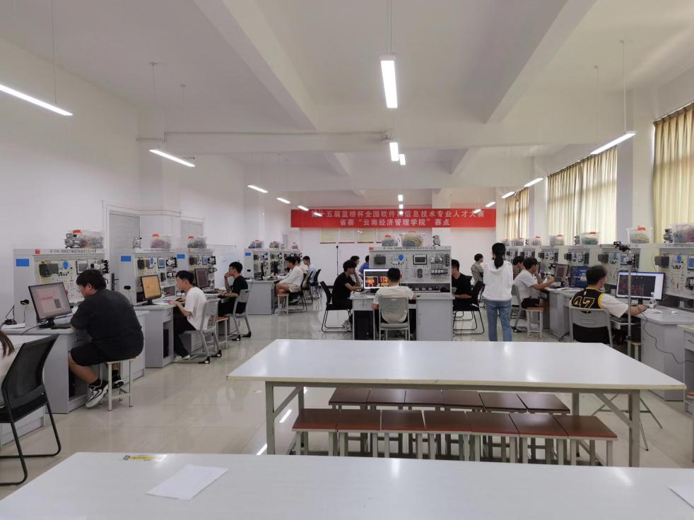 【学科竞赛】EDA新突破|我院学子斩获第十五届蓝桥杯EDA设计与开发大学组省奖36项！?。?第 5 张