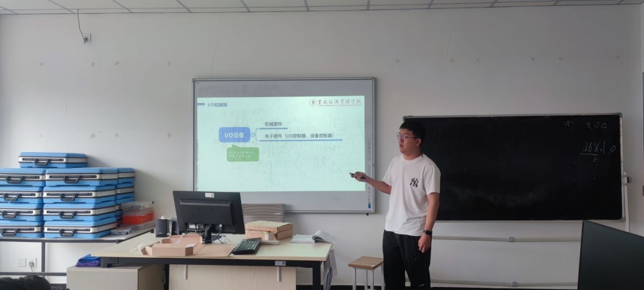 【教研活动】软件工程教研室活动聚焦教学质量提升、安排论文指导与就业工作 第 1 张