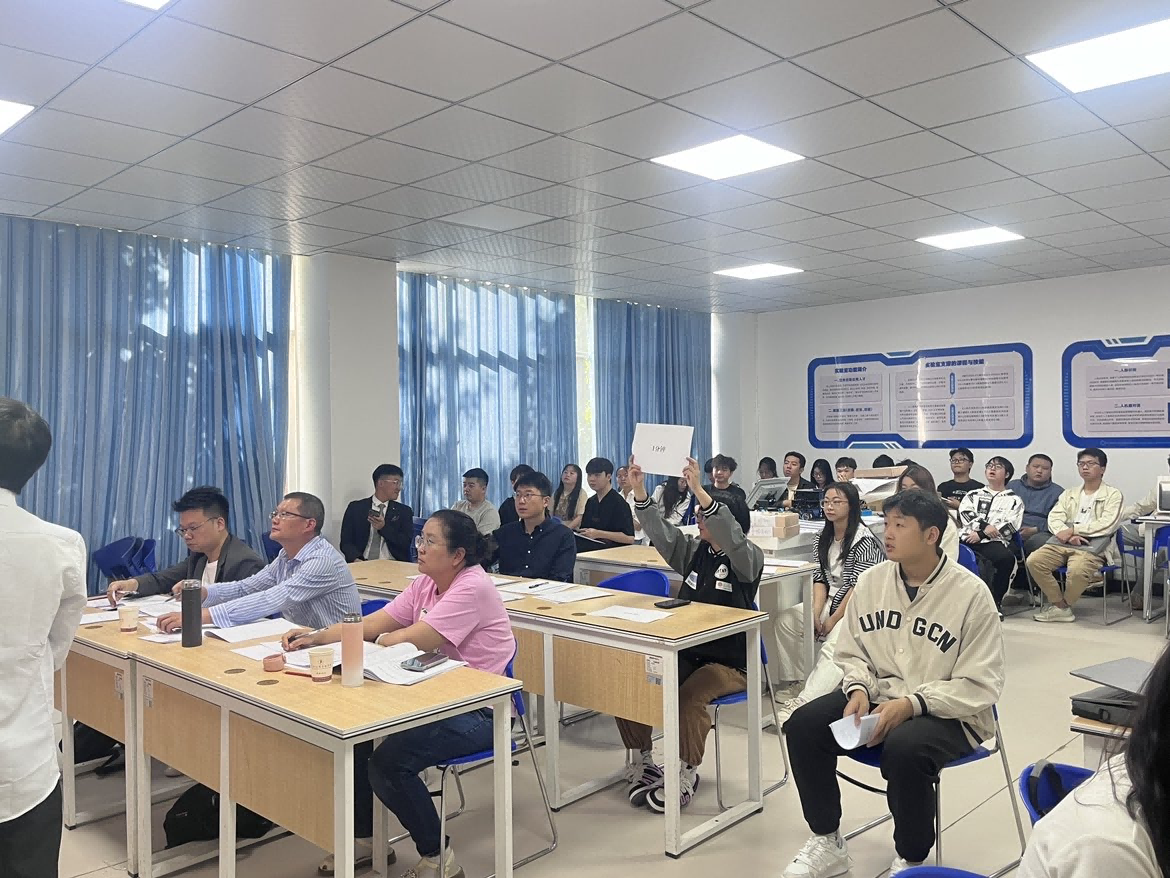 图片3.png 【专业建设】大数据管理与应用专业2024届毕业论文(设计)答辩工作圆满结束 第 3 张