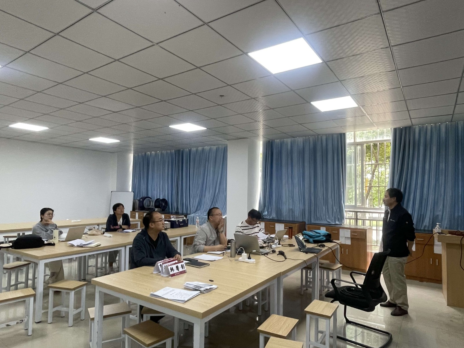 【教研活动】智能制造教研室23-24下第13周教研会—全员深化磨课教研，力促教师能力提升 第 1 张