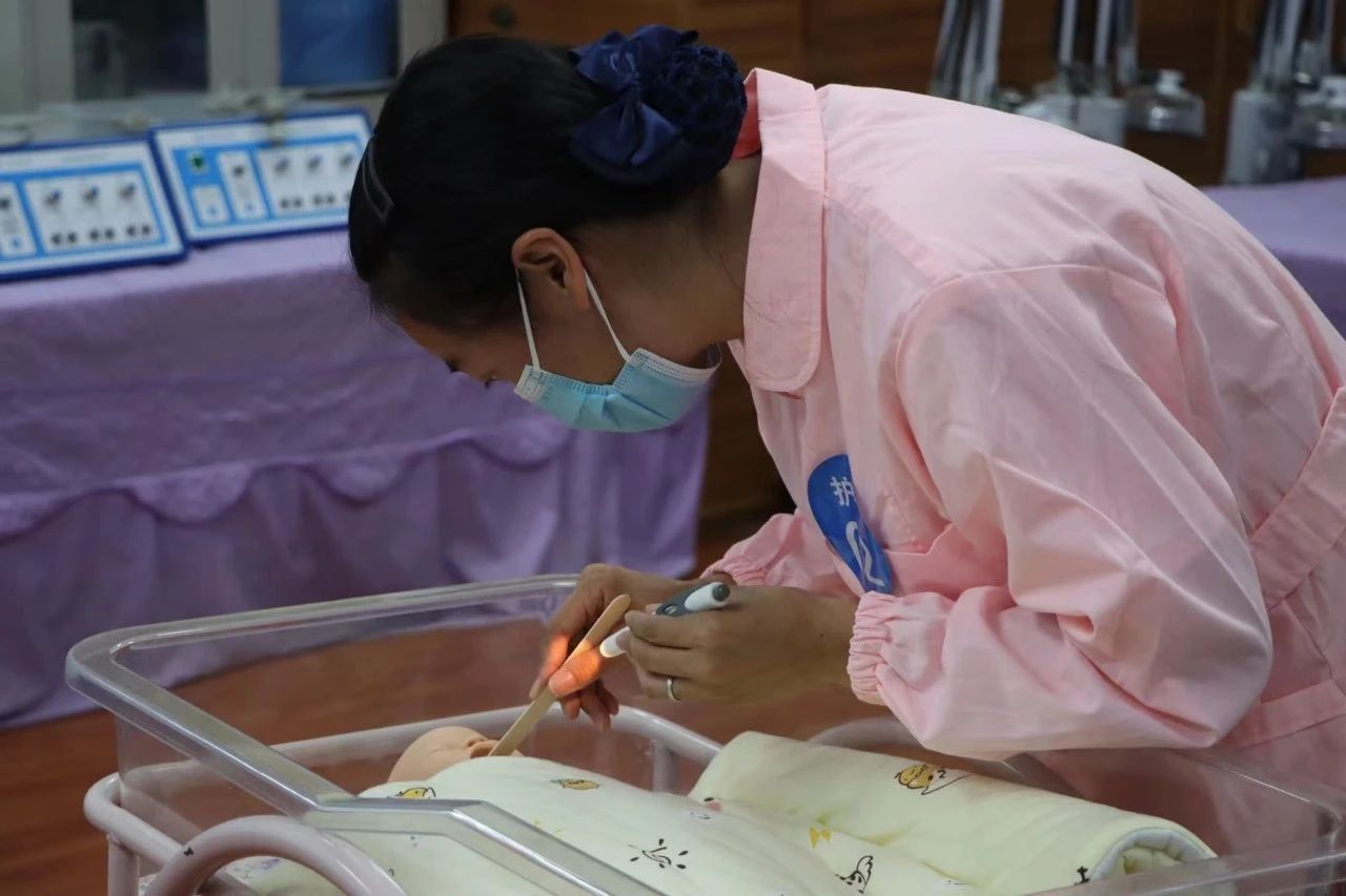 2023年昆明市职业技能竞赛暨老年人能力评估师、孤残儿童护理员职业技能竞赛在云南经济管理学院举行 第 6 张