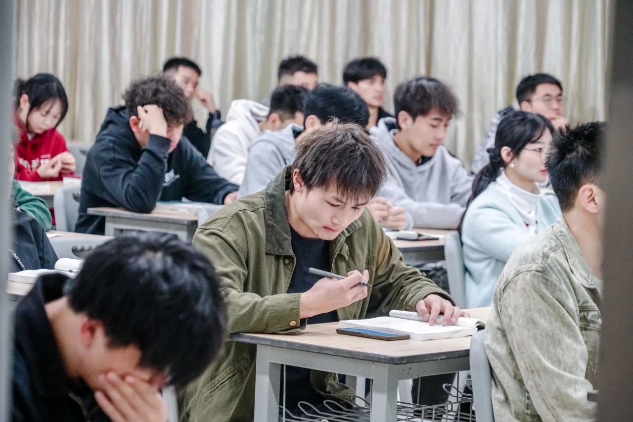 云南经济管理学院春季学期开学！ 第 4 张