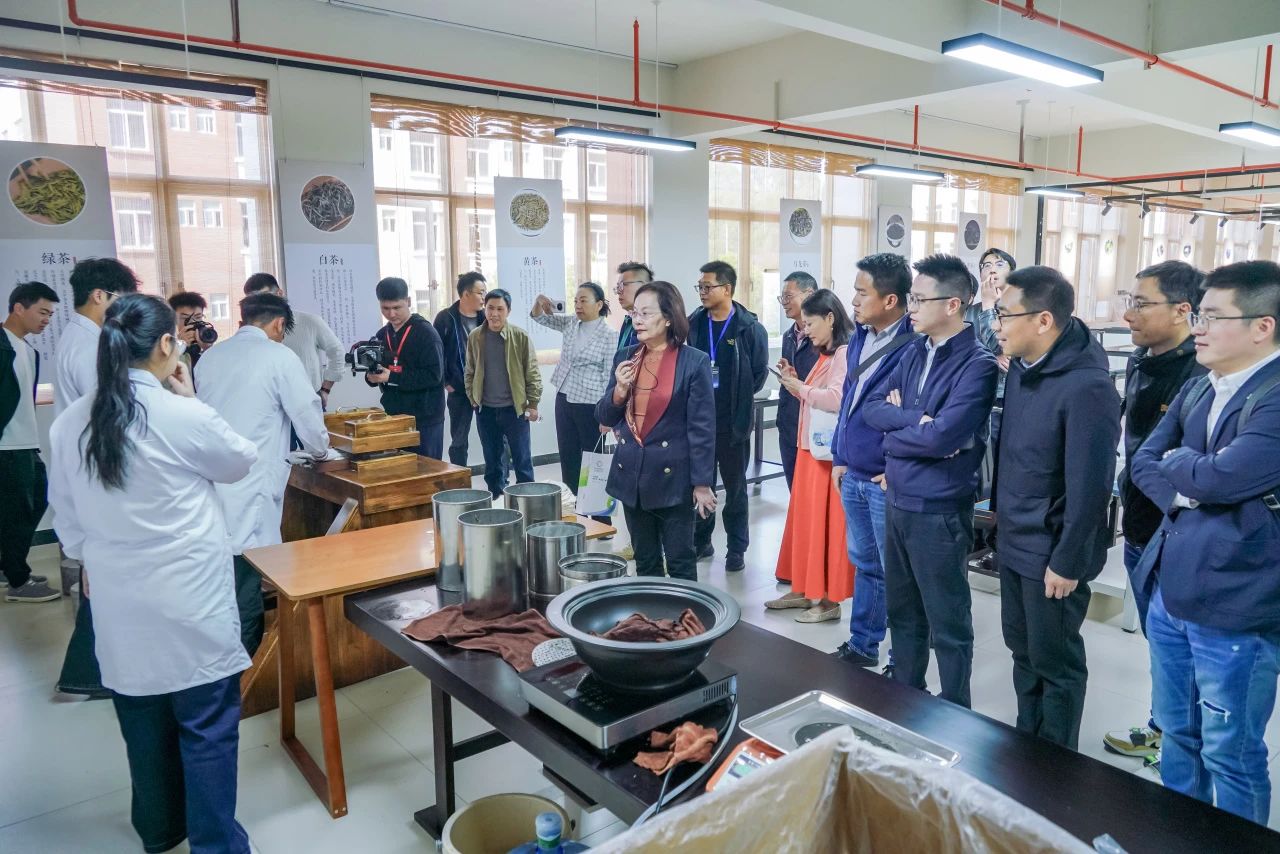 聚焦！全国高校数字化研讨会在云经管召开 第 10 张