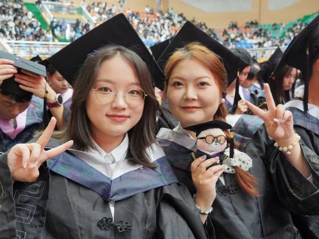 云南经济管理学院2025年毕业典礼隆重举行！ 第 27 张