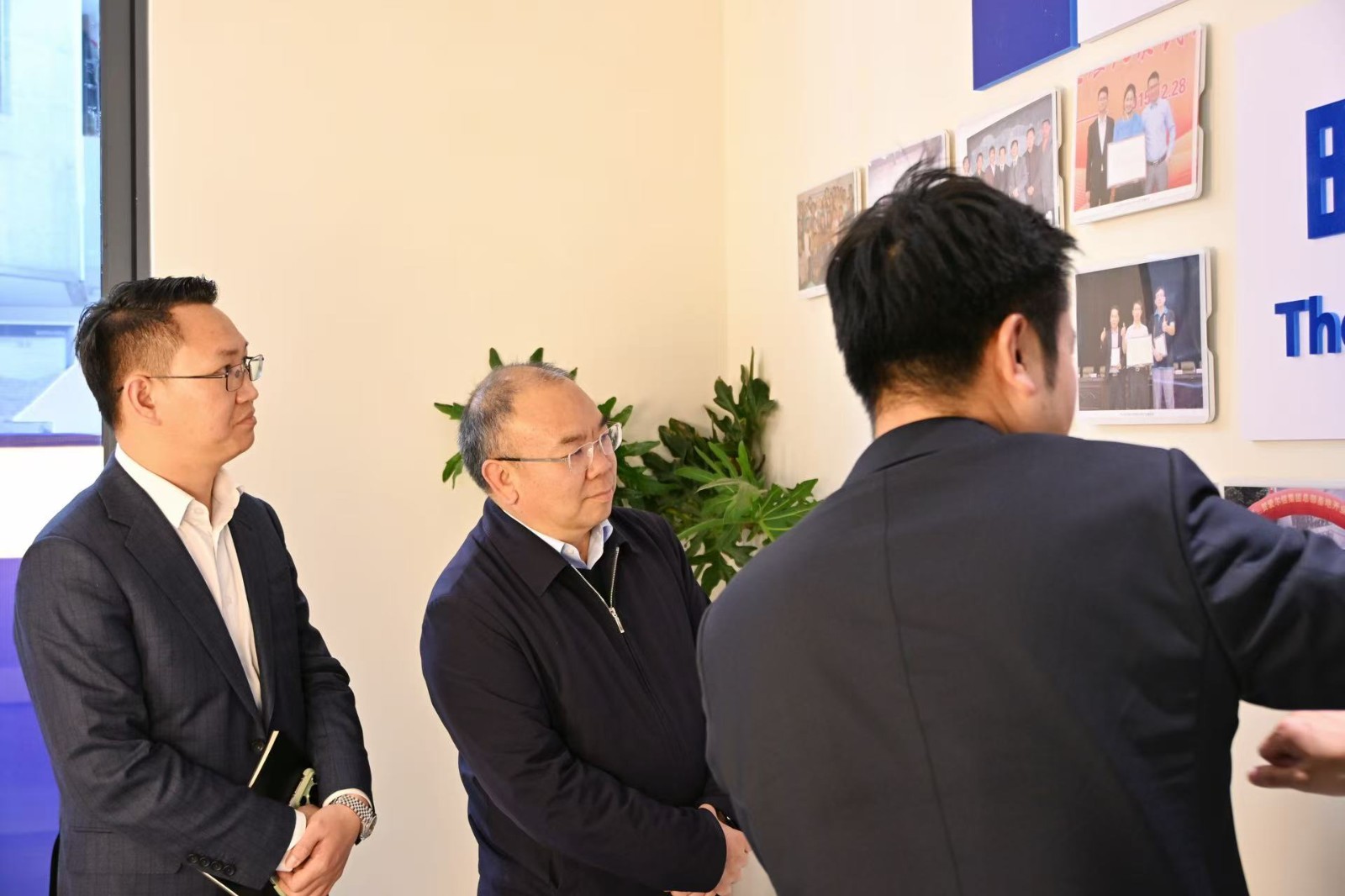 党委书记徐宝春同志率队前往爱尔信教育集团访企拓岗 第 3 张 党委书记徐宝春同志率队前往爱尔信教育集团访企拓岗 第 3 张