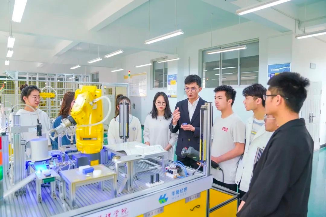 再投350万！云经管这个实验室将全新升级！ 第 8 张