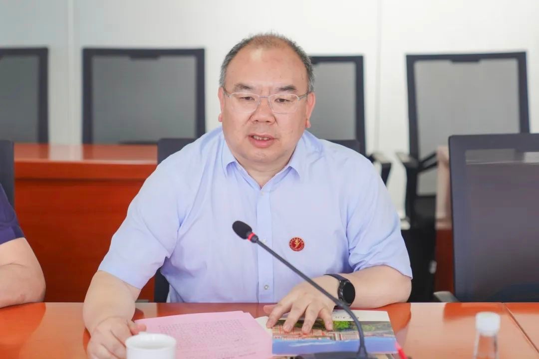 民进云南省委会到云南经济管理学院走访调研 第 4 张 民进云南省委会到云南经济管理学院走访调研 第 4 张