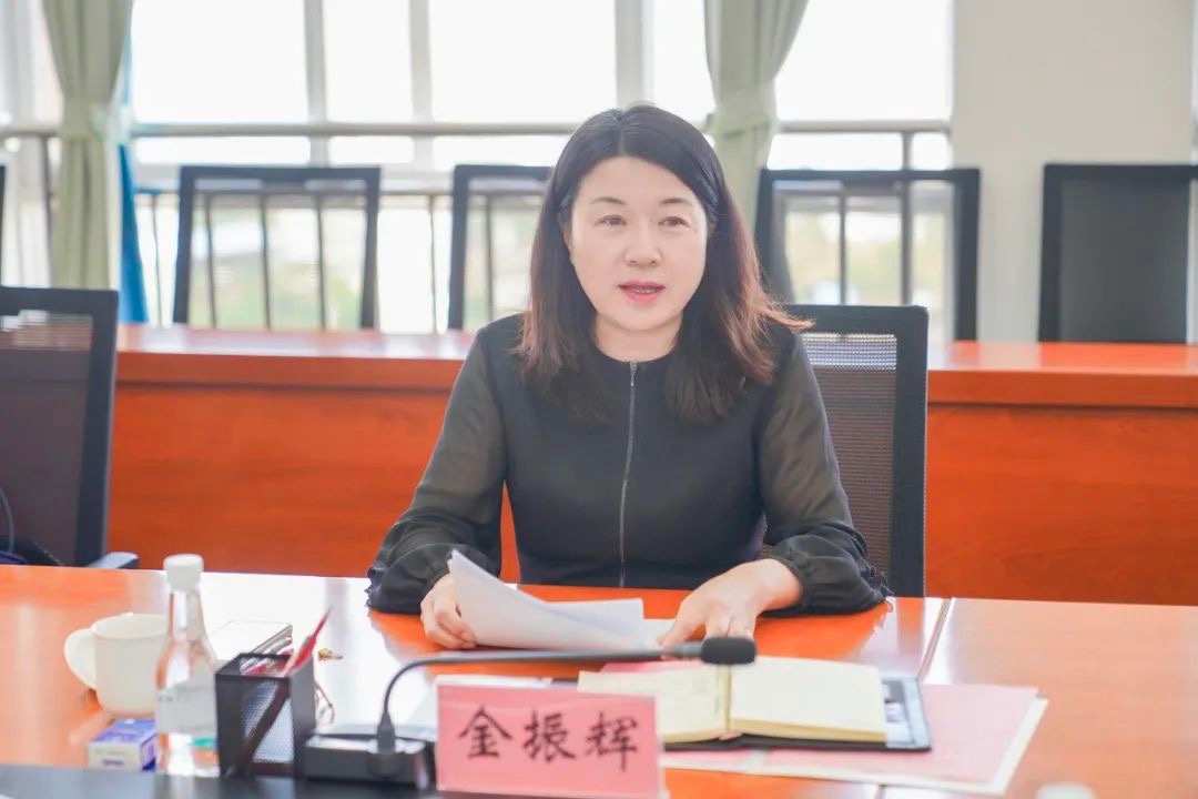 民进云南省委会到云南经济管理学院走访调研 第 2 张 民进云南省委会到云南经济管理学院走访调研 第 2 张