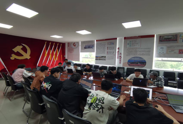 屏幕截图 2025-12-25 193920.png