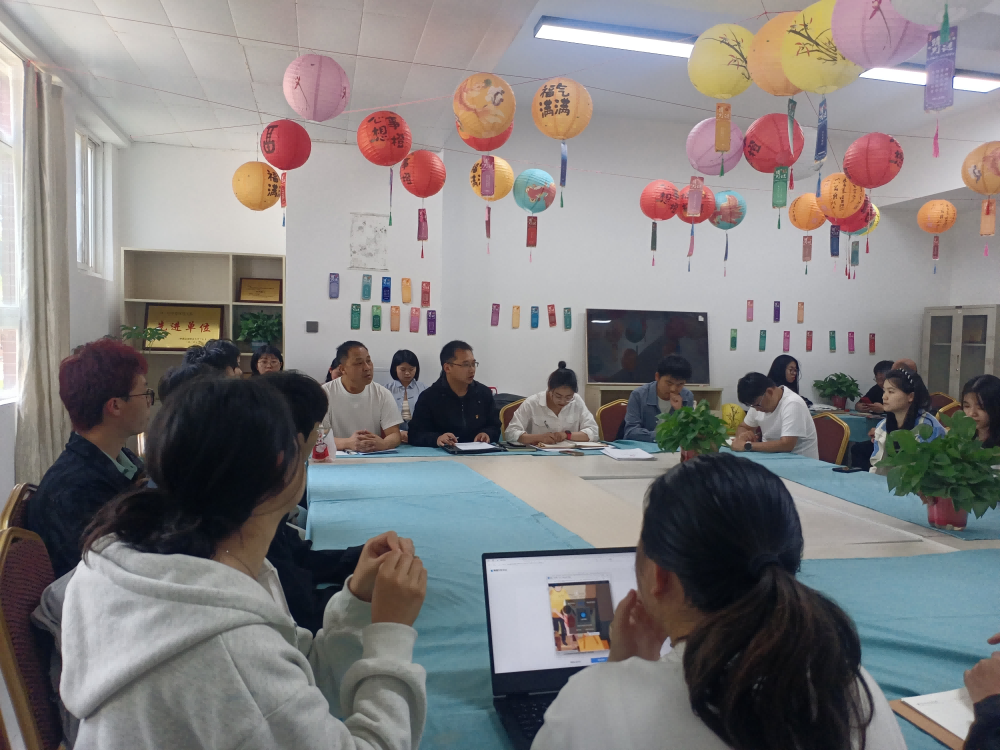 【党建引领】信息与智能工程学院第二党支部开展党员进“一站式”社区主题党日 活动 第 1 张 【党建引领】信息与智能工程学院第二党支部开展党员进“一站式”社区主题党日 活动 第 1 张