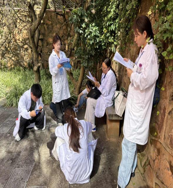 以赛促教强技能，砺练精兵展风采 ——云南经济管理学院医学院药学、中药学专业参加2025年云南省职业院校多项技能大赛 第 7 张