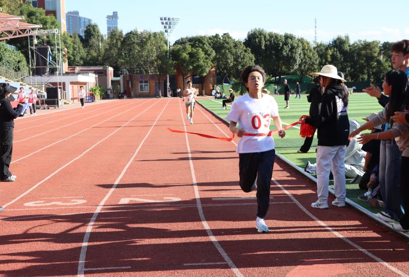 绿茵逐梦，医心启航 ——云南经济管理学院运动会开幕式暨首日赛事精彩速递 第 18 张