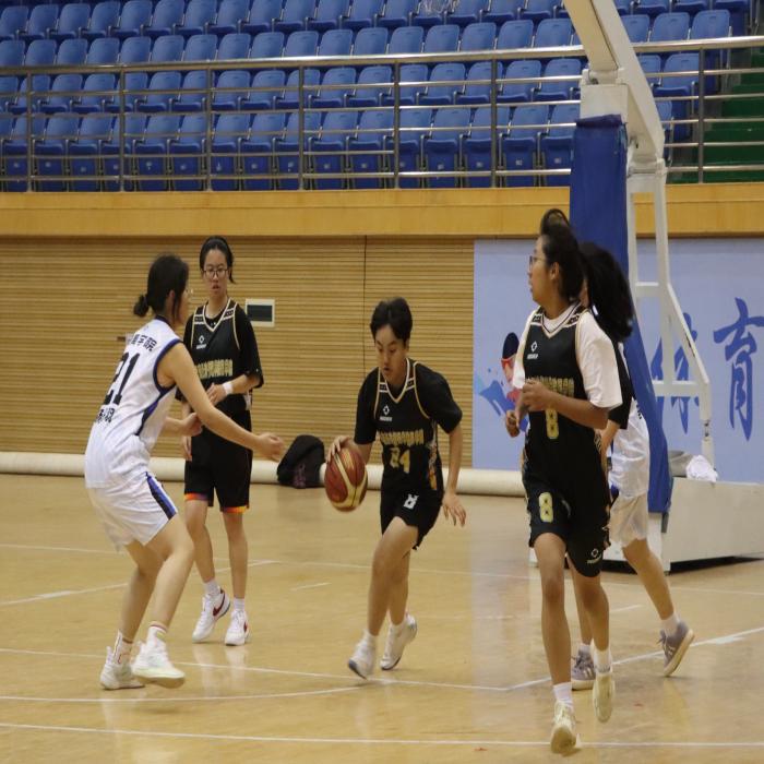 热血逐梦，赛场争锋——云南经济管理学院医学院篮球赛半决赛战报 第 4 张