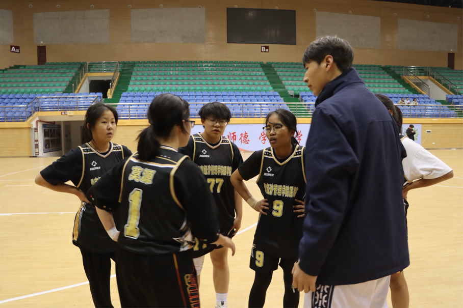 热血逐梦，赛场争锋——云南经济管理学院医学院篮球赛半决赛战报 第 6 张