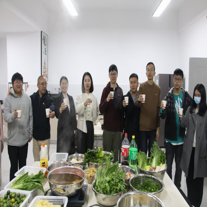 暖冬赠被传温情，火锅共煮聚人心——云南经济管理学院医学院暖冬关爱行动圆满落幕 第 13 张