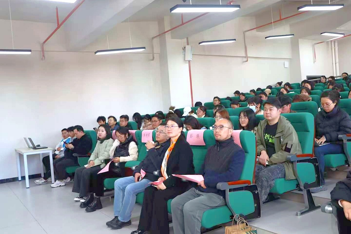 我敢闯、我会创——云南经济管理学院医学院中国国际大学生创新大赛（2026）院赛成功举办 第 2 张