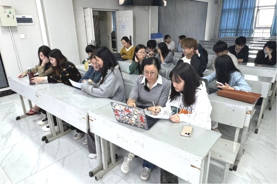 4月2支部一站式3.jpg 4月2支部一站式3.jpg