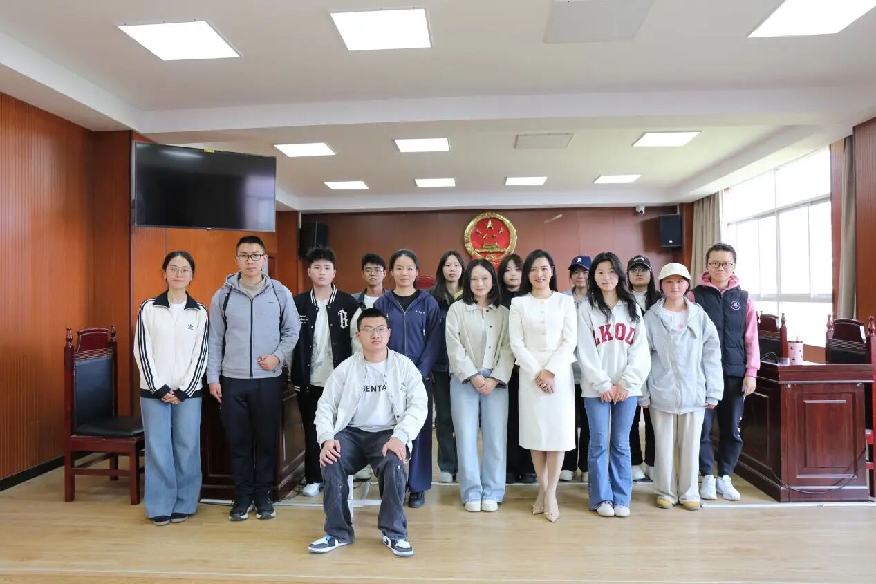法律人的N+1种选择财经商贸资深律师走进校园，共话法学学子职业成长与多元发展！ 第 5 张